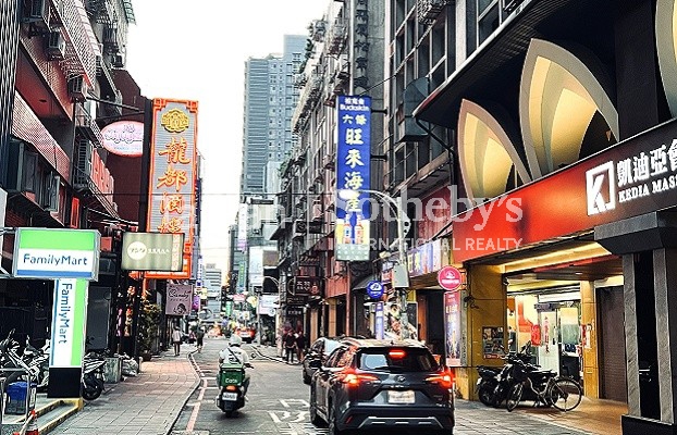 皇翔桂冠黃金店面(7-11)周邊環境